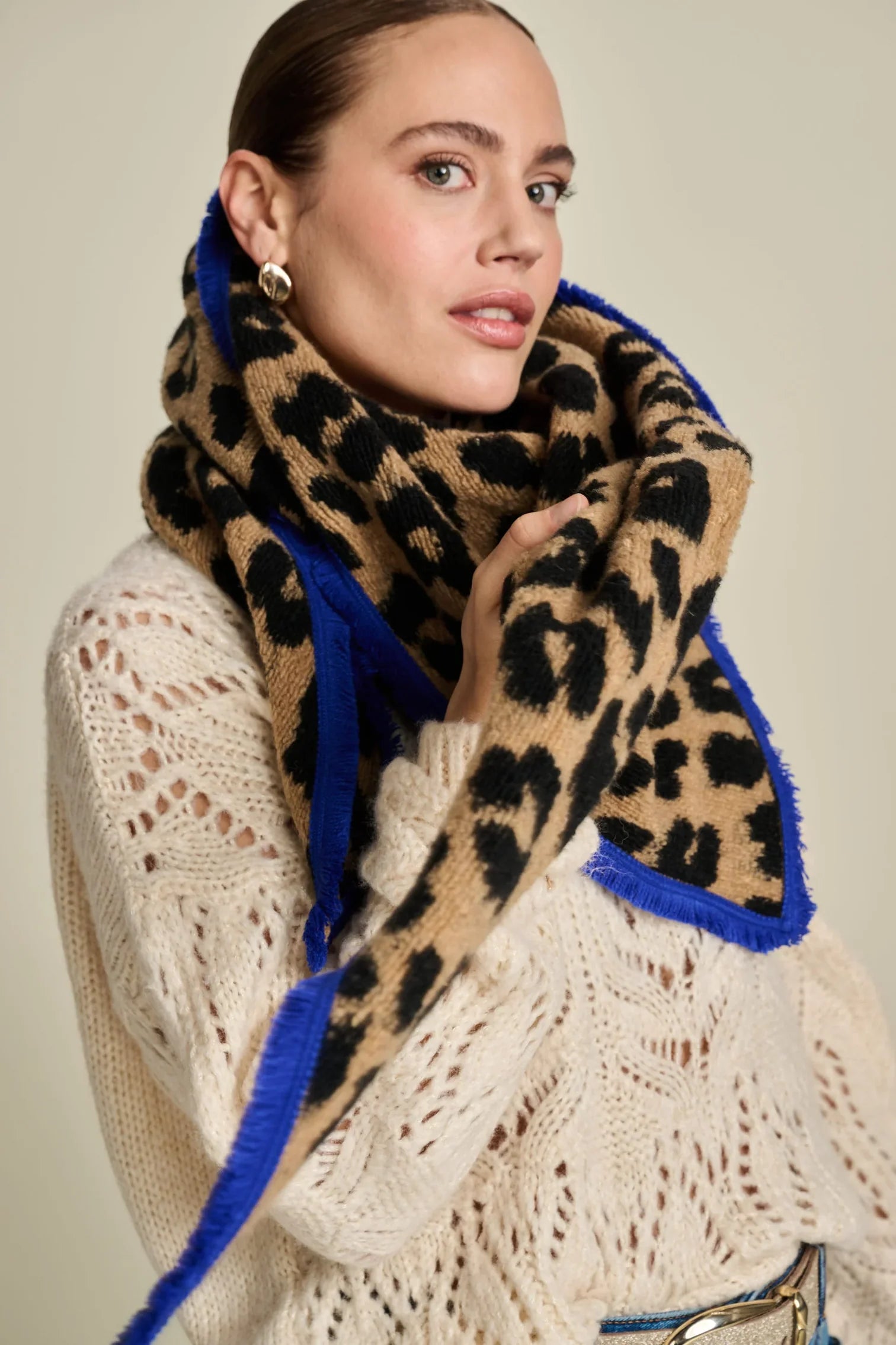 POM Shawl - Animal Sand Black