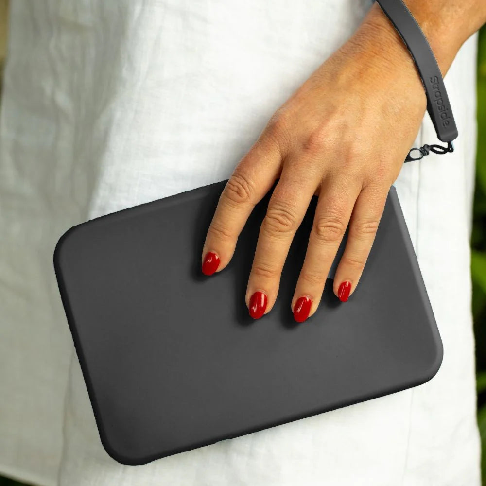 Strapsicle Clutch - Black