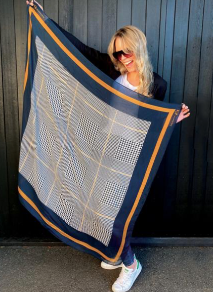 Dark Hampton Scarf - The Teutenberg